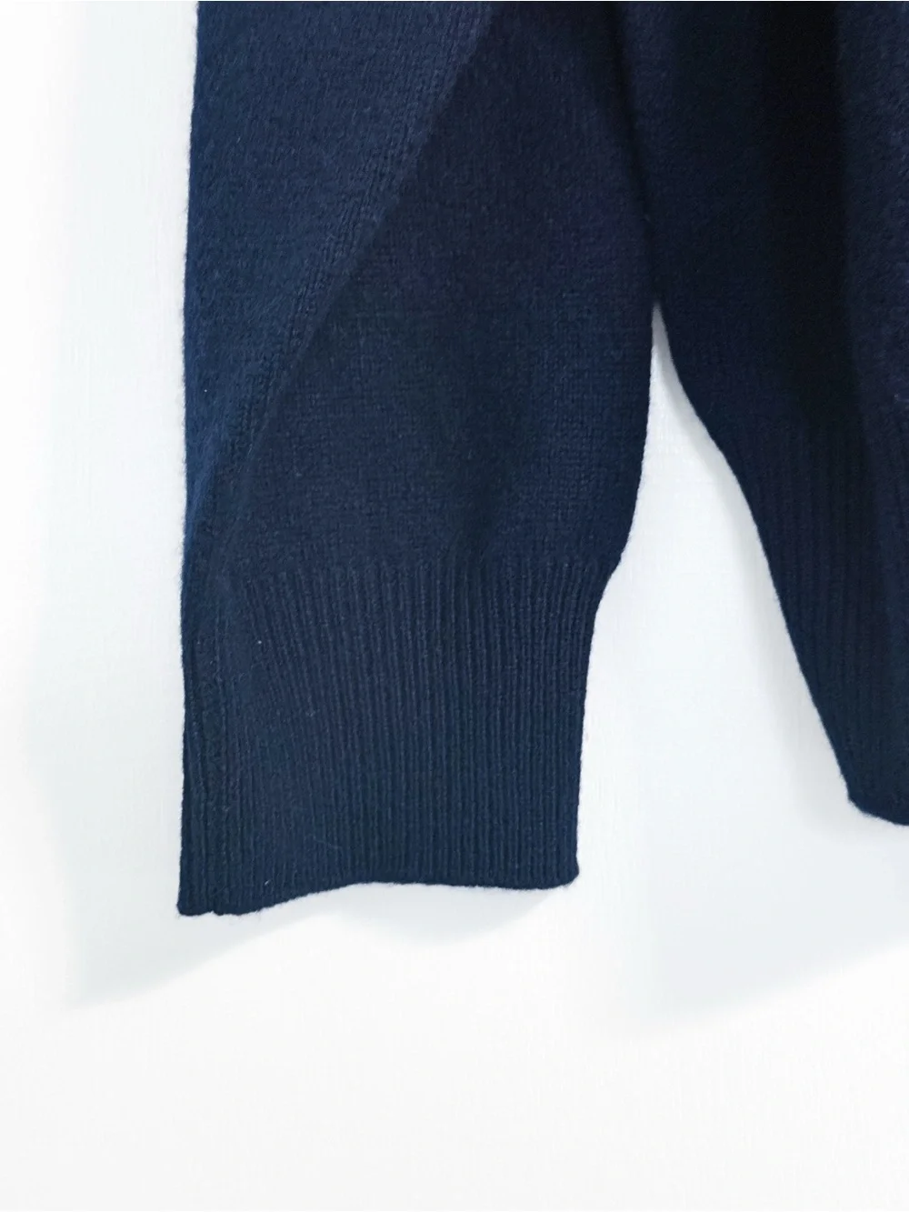Daniel Cremieux Men’s XL 100% Cashmere V-Neck Sweater Navy Blue